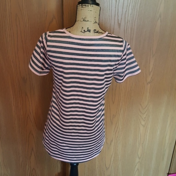 Small classic lularoe grey and pink t-shirt. - Picture 3 of 3